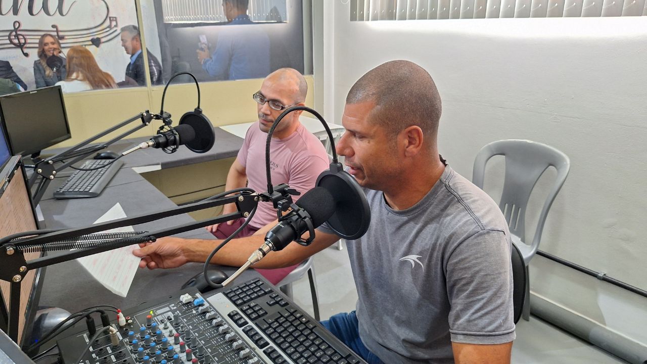Inauguração da rádio “Estação Purpurina":