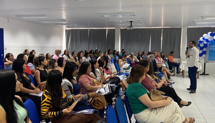 Aula inaugural da pós-graduação para profissionais das Apaes, em parceria com a Feapaes