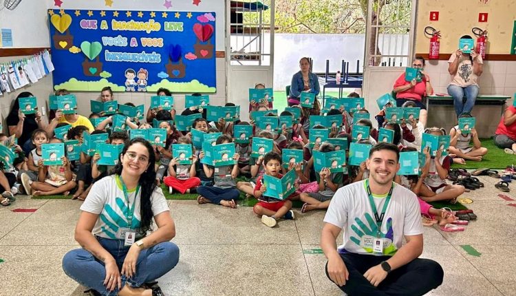 Voluntários com uma das turmas que ouviram sobre o tema