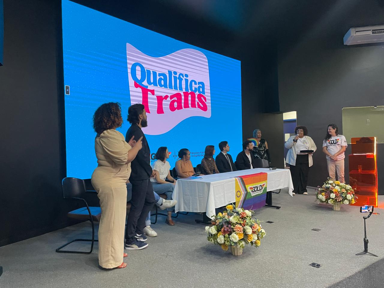 Parceria entre associação LGBT e Senac forma mulheres trans em curso no ES