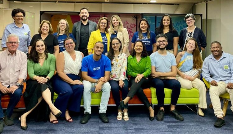 Foto da primeira palestra deste ano, sobre desafios e impactos do terceiro setor